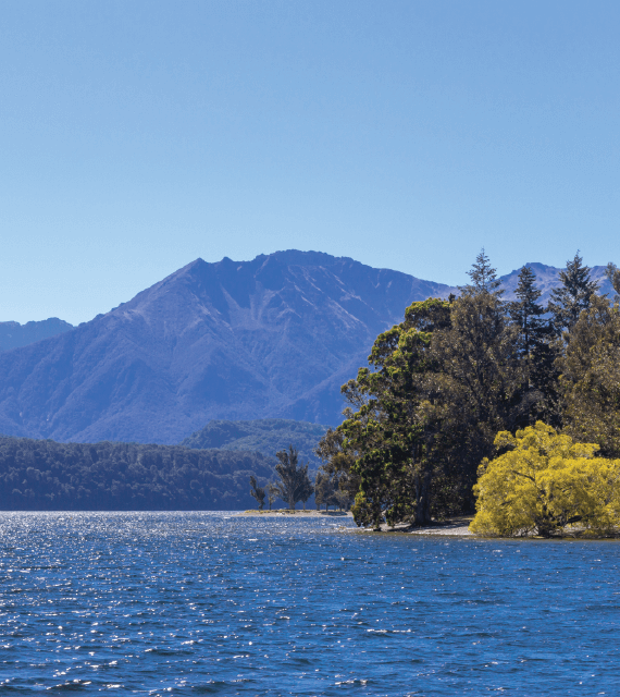 Wavy waters of Lake Te Anau looking towards Murchison Mountains